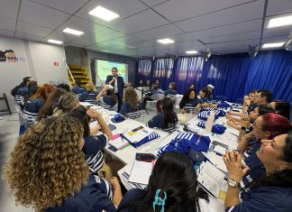 SESI comemora 80 anos com lideranças da indústria no Barco-Escola Samaúma