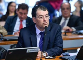 Eduardo Braga enfrenta nova ofensiva da Fiesp contra a Zona Franca de Manaus